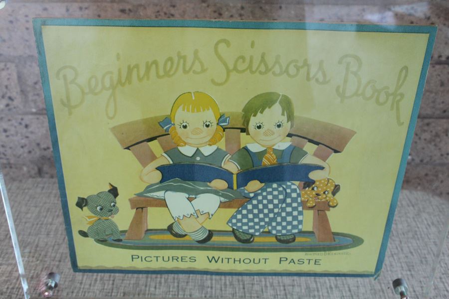 Vintage Beginners Scissors Book Winifred B Reninger With Nice Clear Display On Stand [Photo 2]