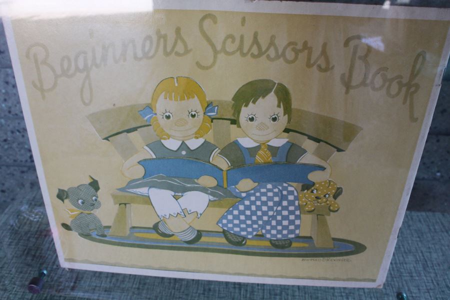 Vintage Beginners Scissors Book Winifred B Reninger With Nice Clear Display On Stand [Photo 4]