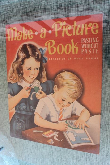 Vintage 1941 Make A Picture Book Pasting Without Paste Designed By Duke Downs With Nice Clear Display On Stand [Photo 6]
