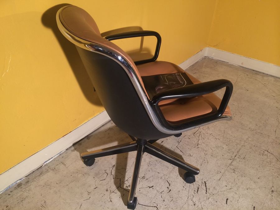 Knoll - Charles Pollock Desk Leather Chair with Arms [Photo 4]