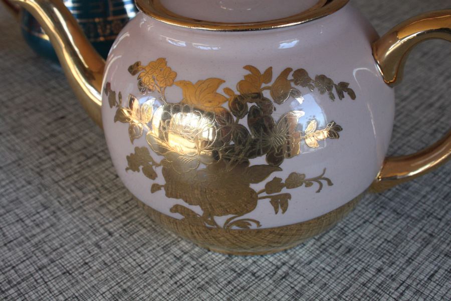 Pair Of Vintage Hand Painted Teapots Blue Pot Is HALL 6 Cup [Photo 2]