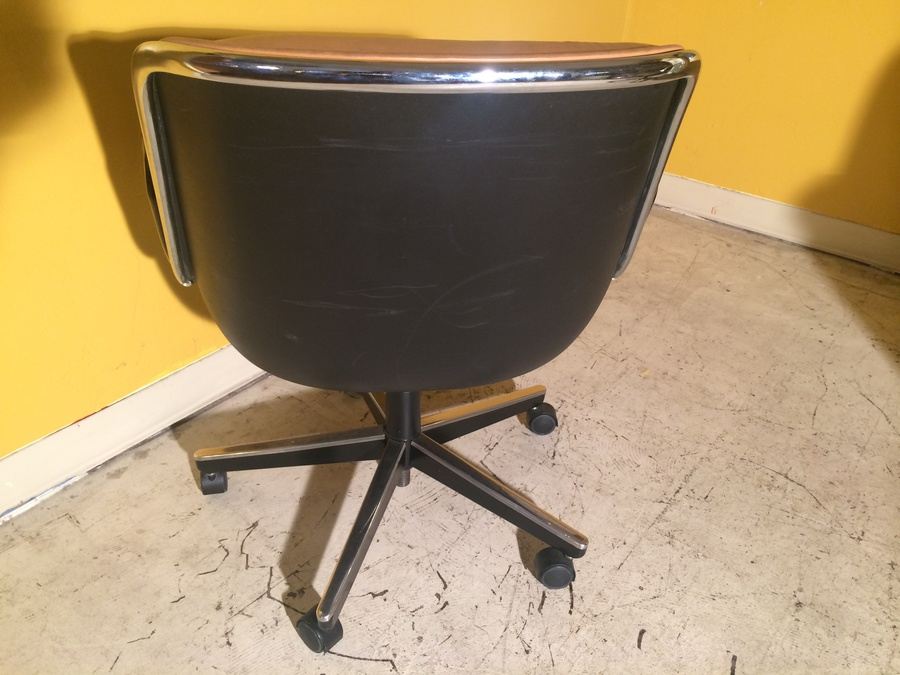 Knoll - Charles Pollock Desk Leather Chair with Arms [Photo 4]