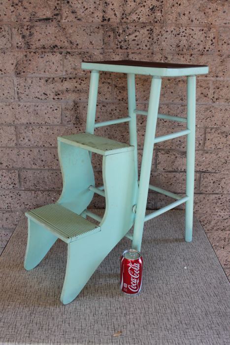 Vintage Painted Step Stool [Photo 2]