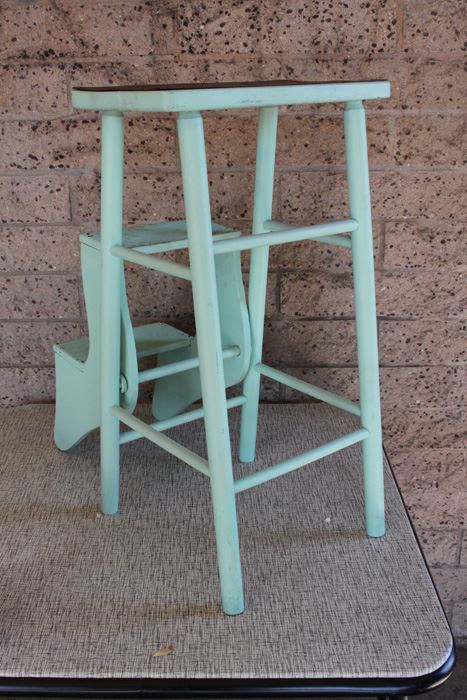 Vintage Painted Step Stool [Photo 3]