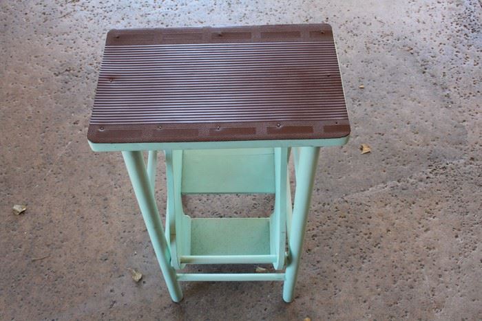 Vintage Painted Step Stool [Photo 7]