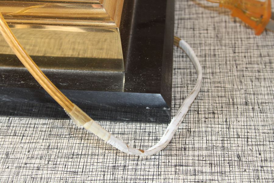 Pair Of Stunning Table Lamps With Marble Base And Brass Accents [Photo 5]