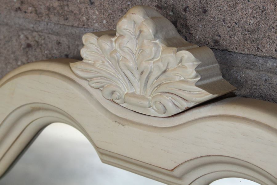 Pair Of Lexington Wooden Mirrors [Photo 2]