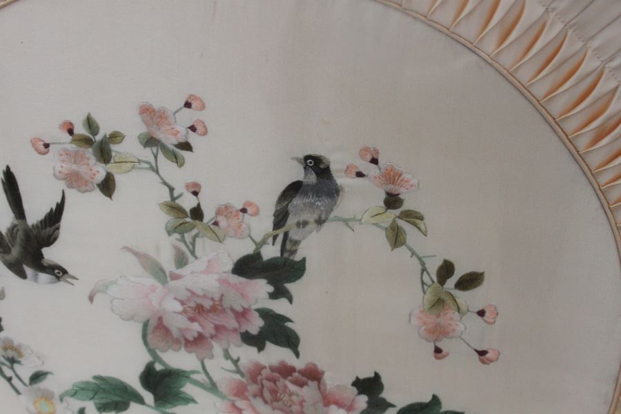 Pair Of Nicely Framed Silk Embroidery Birds And Flowers [Photo 2]