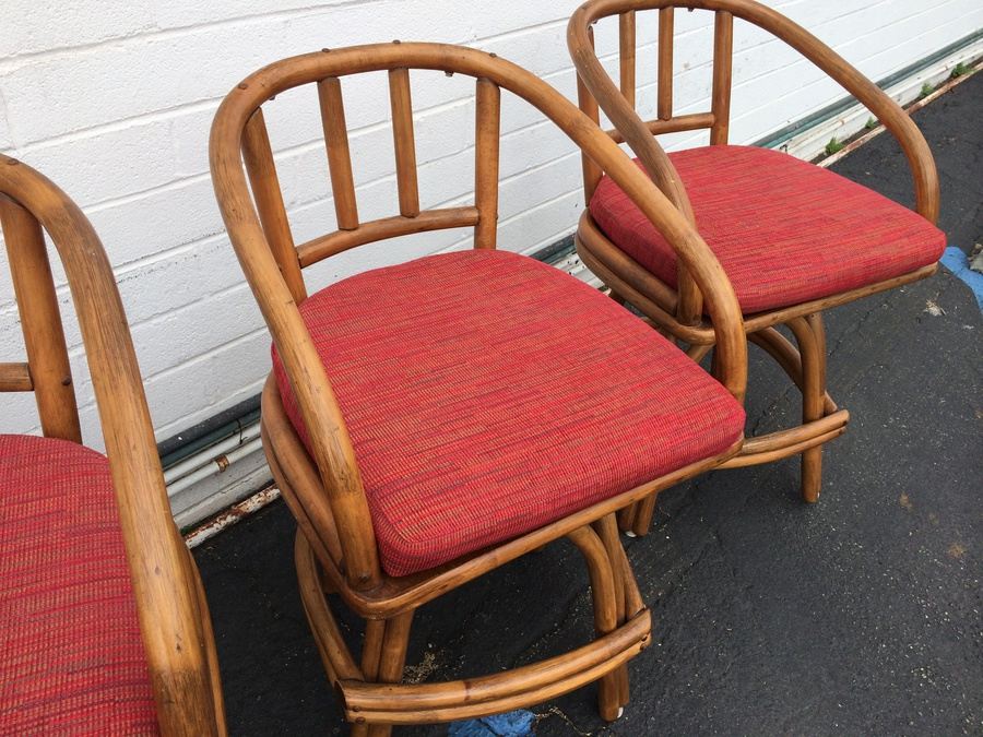 (3) Swivel Bar Height Stools [Photo 4]