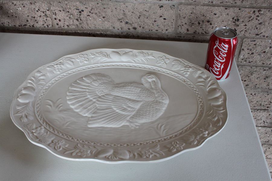 Large White Oval Serving Platter Turkey Portugal [Photo 1]