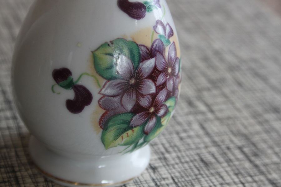 Vase And Bowl Lot (Bowl Pictured Closest Is Made In Japan Occupied) [Photo 6]