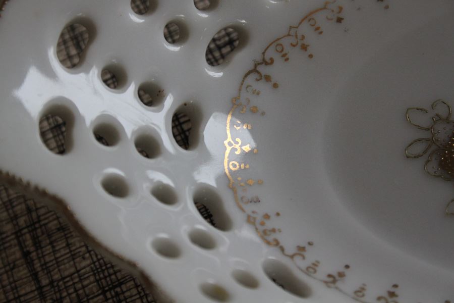 Vase And Bowl Lot (Bowl Pictured Closest Is Made In Japan Occupied) [Photo 10]