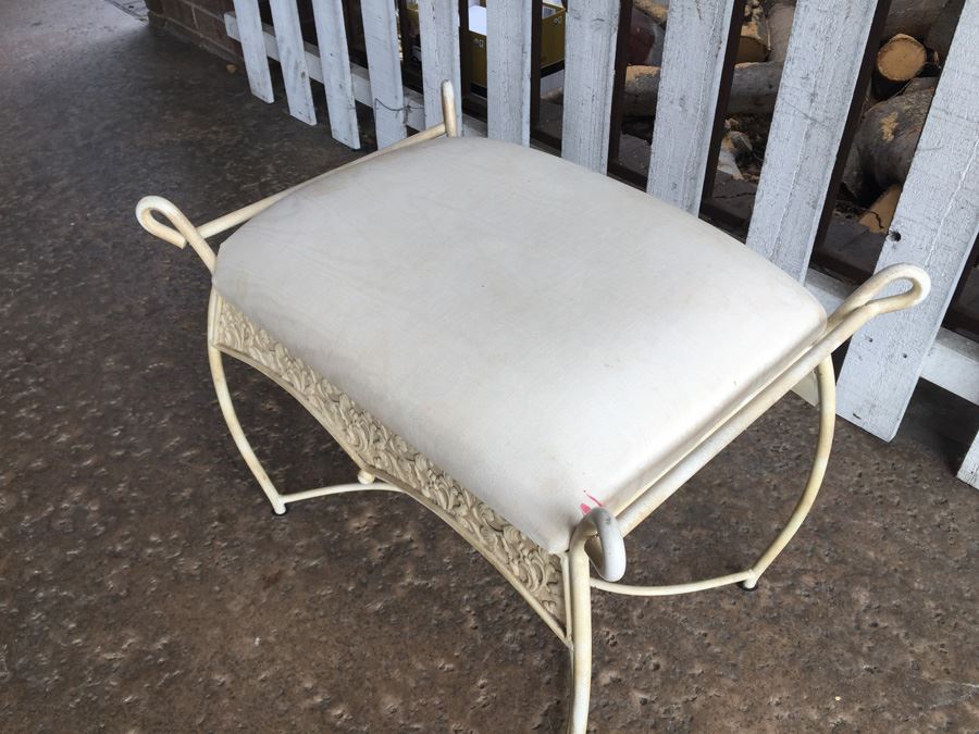 Metal Vanity Bench [Photo 4]