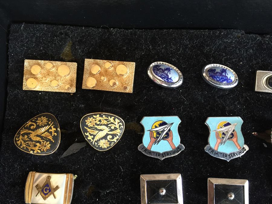 Huge Lot Of Vintage Cufflinks With Black Jewelry Display Case [Photo 4]