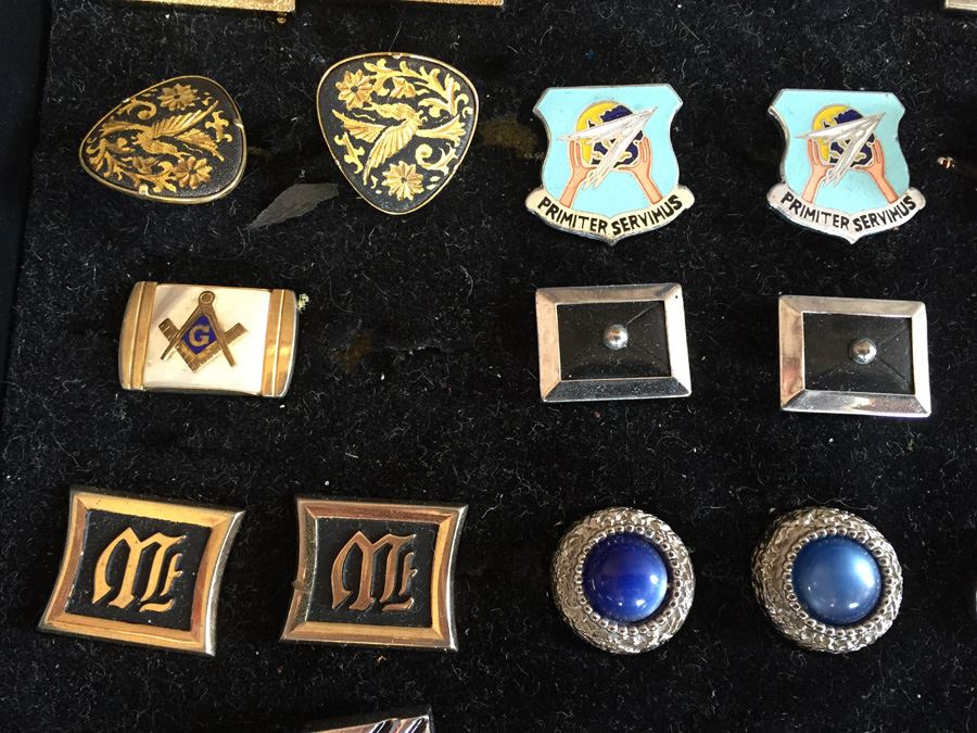 Huge Lot Of Vintage Cufflinks With Black Jewelry Display Case [Photo 5]