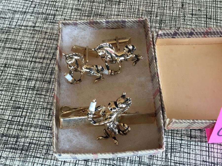 A.C. Sparkplug 'Sparky' Cufflink And Tie Clip Set [Photo 5]