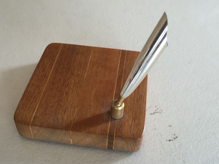 French Desk Set With Desk Protector, Clock And Pen Holder [Photo 11]