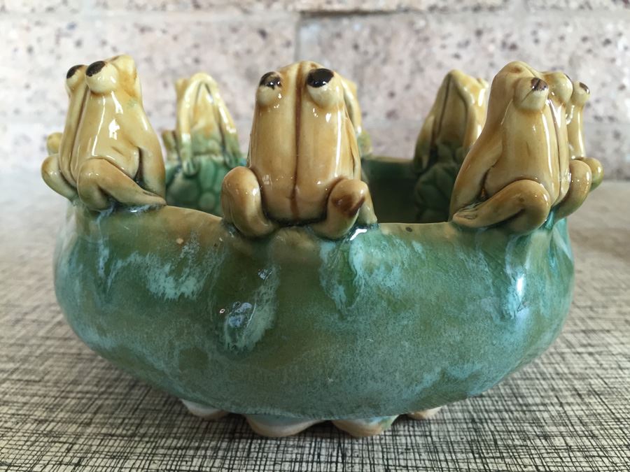 Pair Of Handmade Pots With Frog Motif [Photo 15]