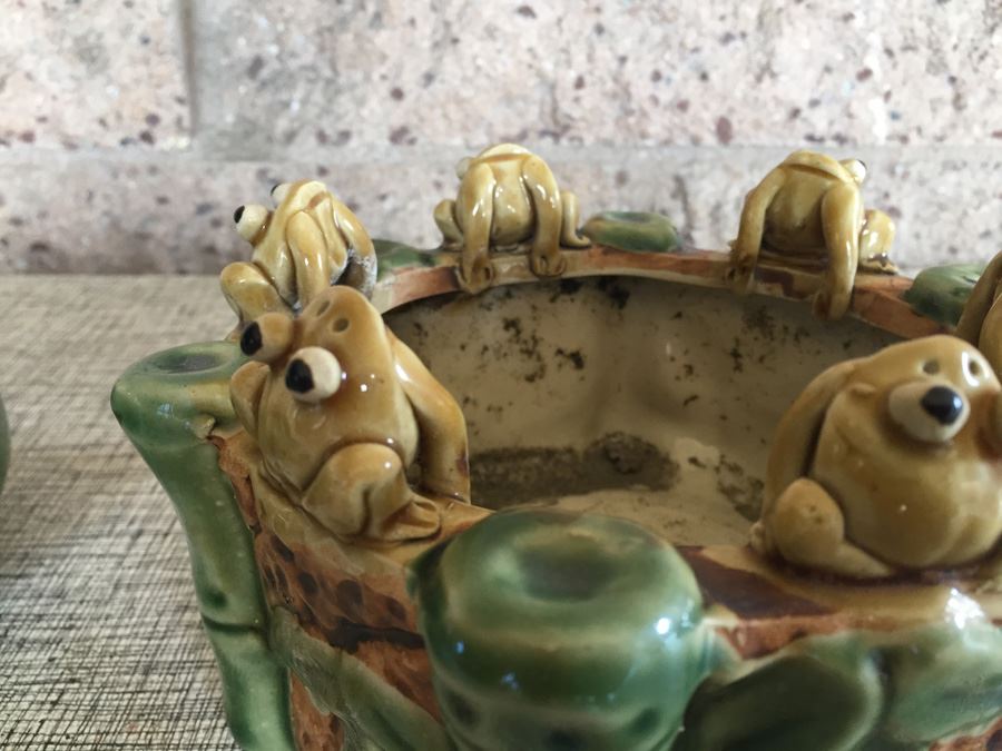 Pair Of Handmade Pots With Frog Motif [Photo 7]