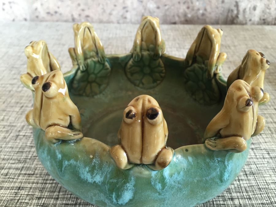 Pair Of Handmade Pots With Frog Motif [Photo 16]