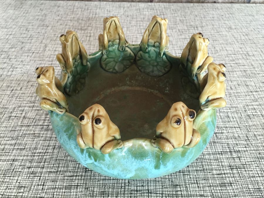 Pair Of Handmade Pots With Frog Motif [Photo 19]