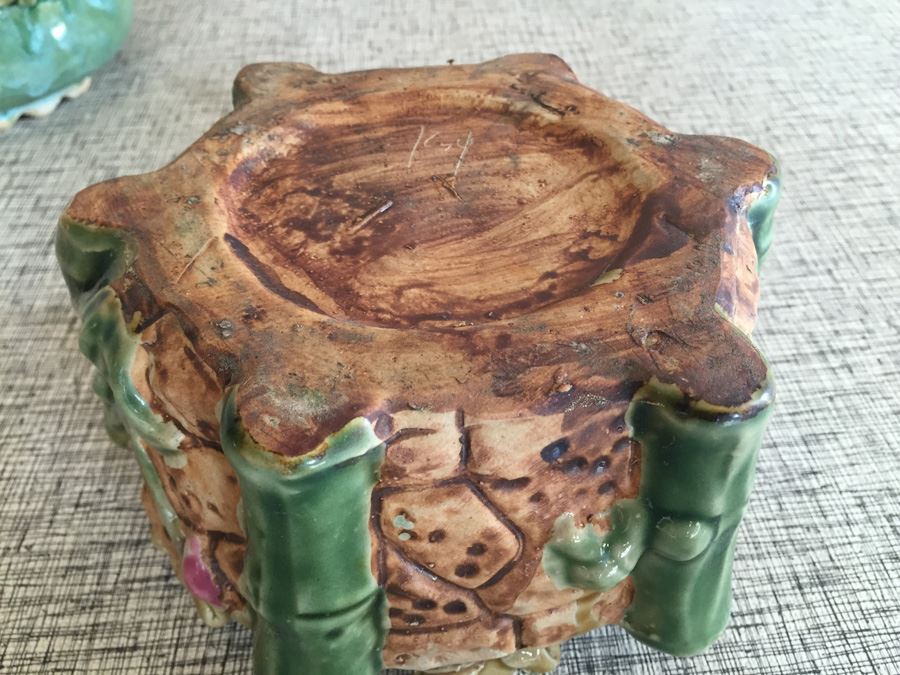 Pair Of Handmade Pots With Frog Motif [Photo 10]
