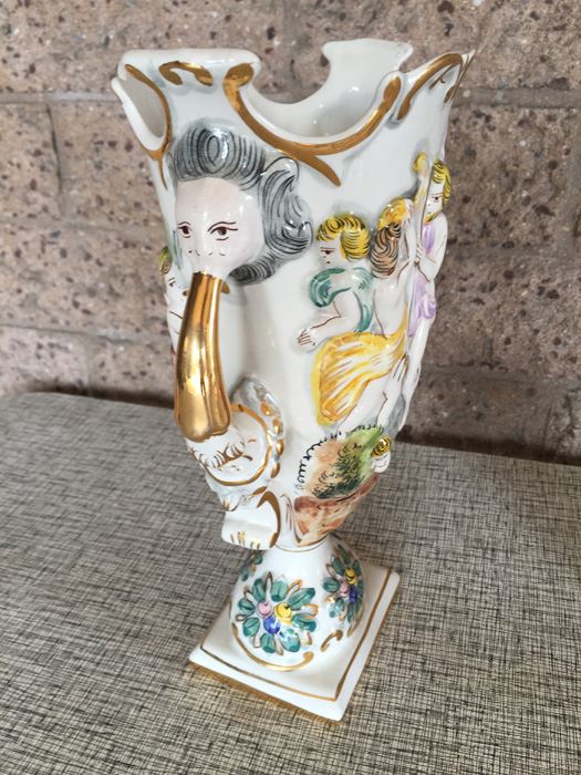 Vintage ELPA Alcobaca Ceramic Double Handle Detailed Hand Painted Cherubs Vase    [Photo 11]