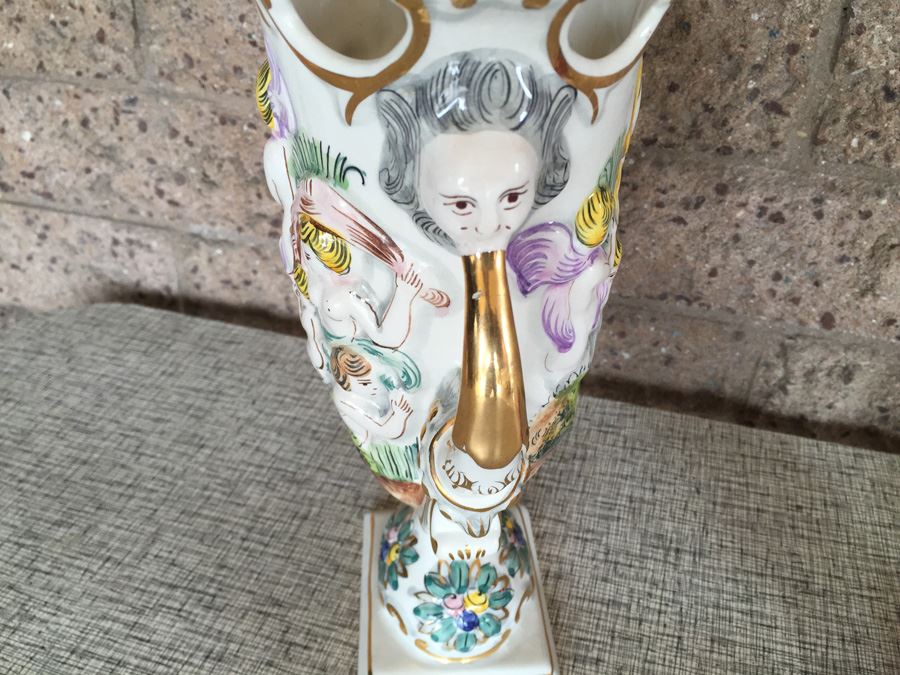 Vintage ELPA Alcobaca Ceramic Double Handle Detailed Hand Painted Cherubs Vase    [Photo 7]