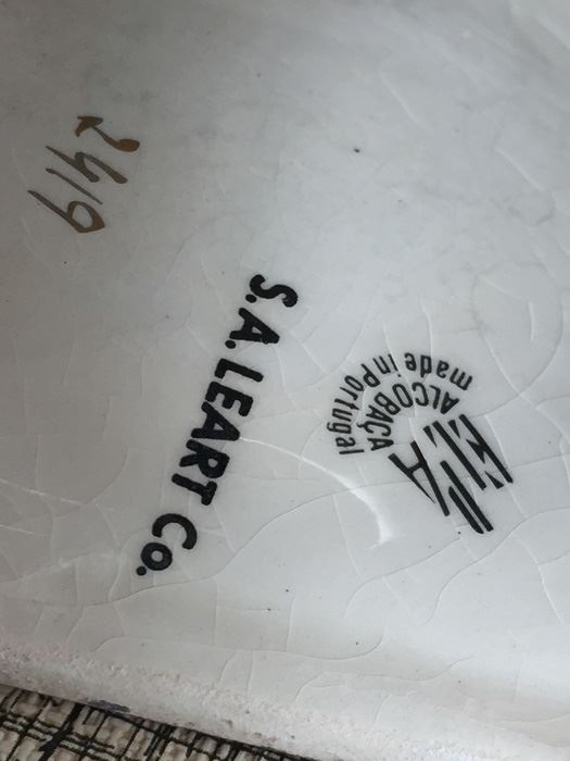 Vintage ELPA Alcobaca Ceramic Double Handle Detailed Hand Painted Cherubs Vase    [Photo 12]