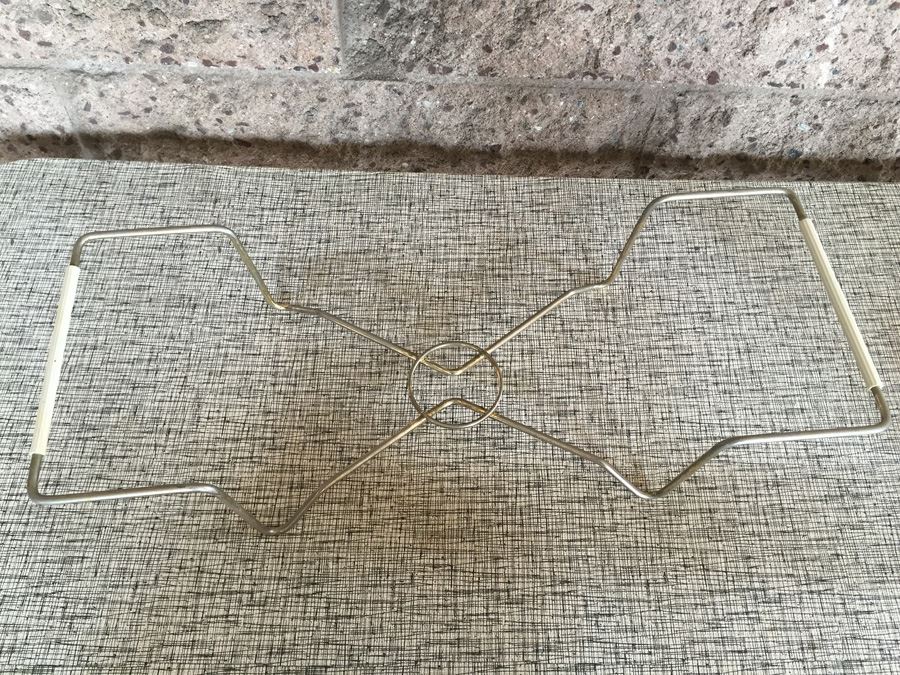 Vintage Pyrex Casserole Dish With Metal Carrier [Photo 7]