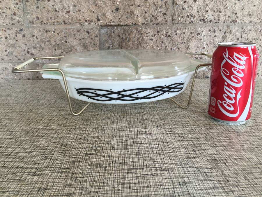 Vintage Pyrex Dish With Metal Carrier 