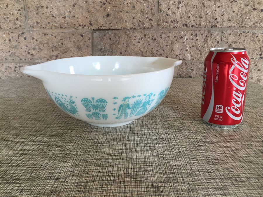 Vintage Pyrex Bowl [Photo 1]
