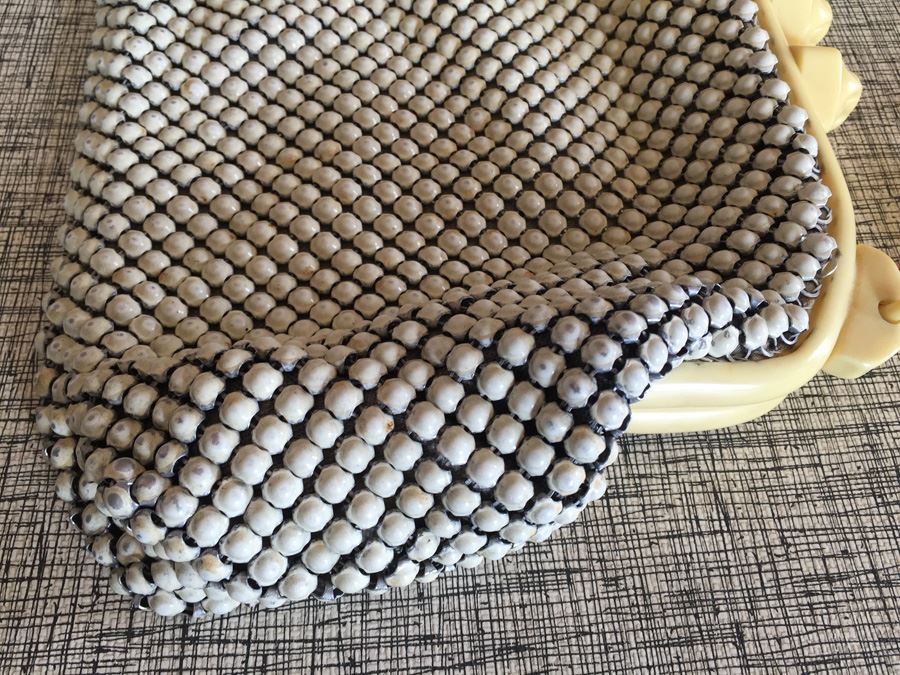 Vintage Handbag Bakelite Mesh Purse [Photo 2]