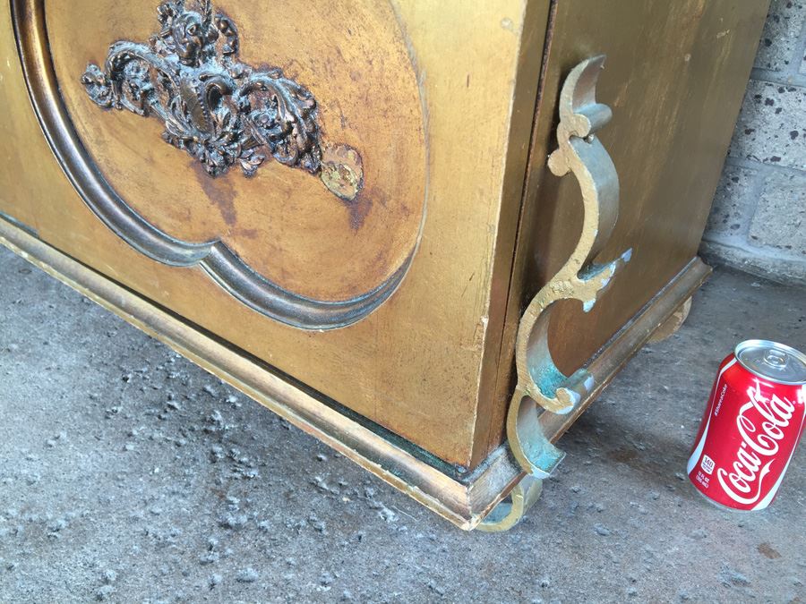 Long Gilt Cabinet With 3 Doors And Detailed Ornamentation [Photo 5]