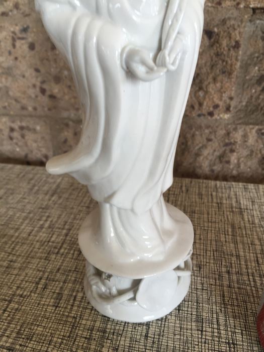 A Chinese Blanc De Chine Figure Of Guanyin [Photo 5]