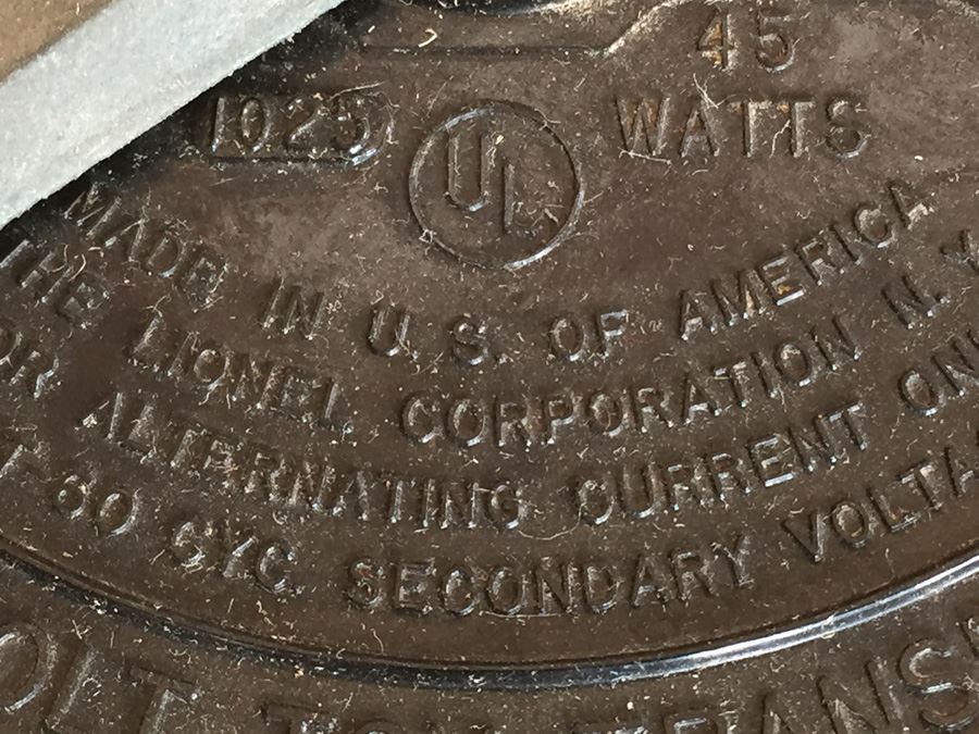 LIONEL Trains Transformer And Vintage Lionel Train Hand Car With Two Men No. 65 Original Period Train [Photo 10]