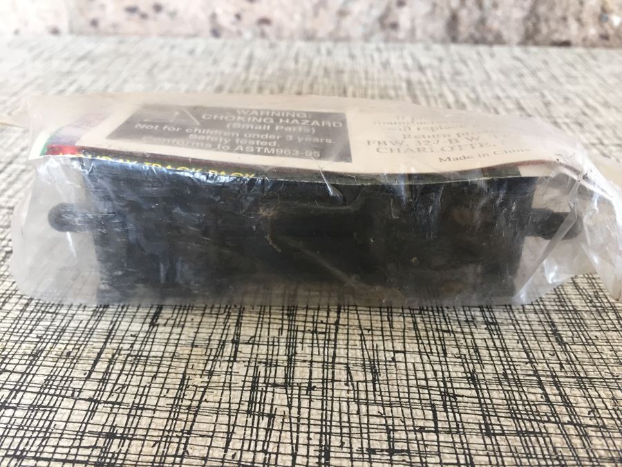 (2) ATLAS Trains Shell Oil Trains Sealed New In Packaging [Photo 9]