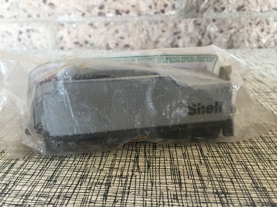 (2) ATLAS Trains Shell Oil Trains Sealed New In Packaging [Photo 3]