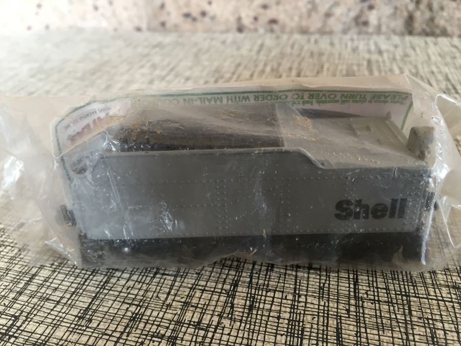 (2) ATLAS Trains Shell Oil Trains Sealed New In Packaging [Photo 6]