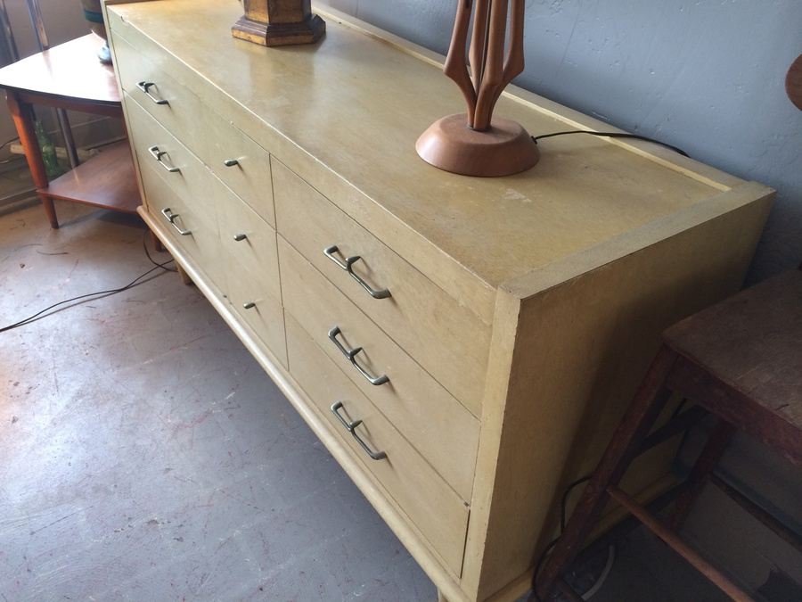 Retro Mid-Century Dixie 3-Drawer Dresser [Photo 2]