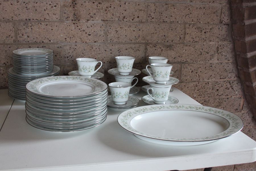 Noritake Japan China Set Savannah Pattern [Photo 1]