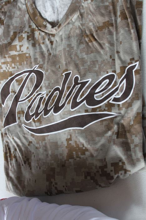 San Diego Padres Season Ticket Holder Items T-Shirts XL [Photo 8]