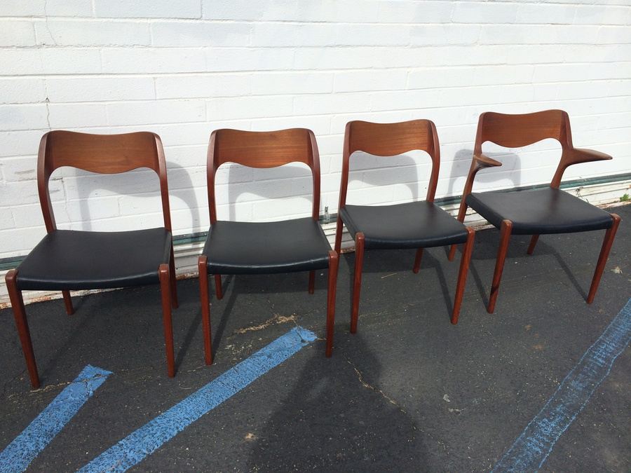J. L. Moller Teak Dining Chairs and Table - Niels Moller 1951 [Photo 10]