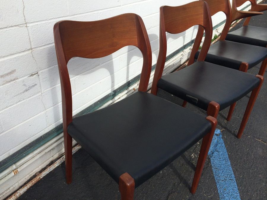 J. L. Moller Teak Dining Chairs and Table - Niels Moller 1951 [Photo 13]