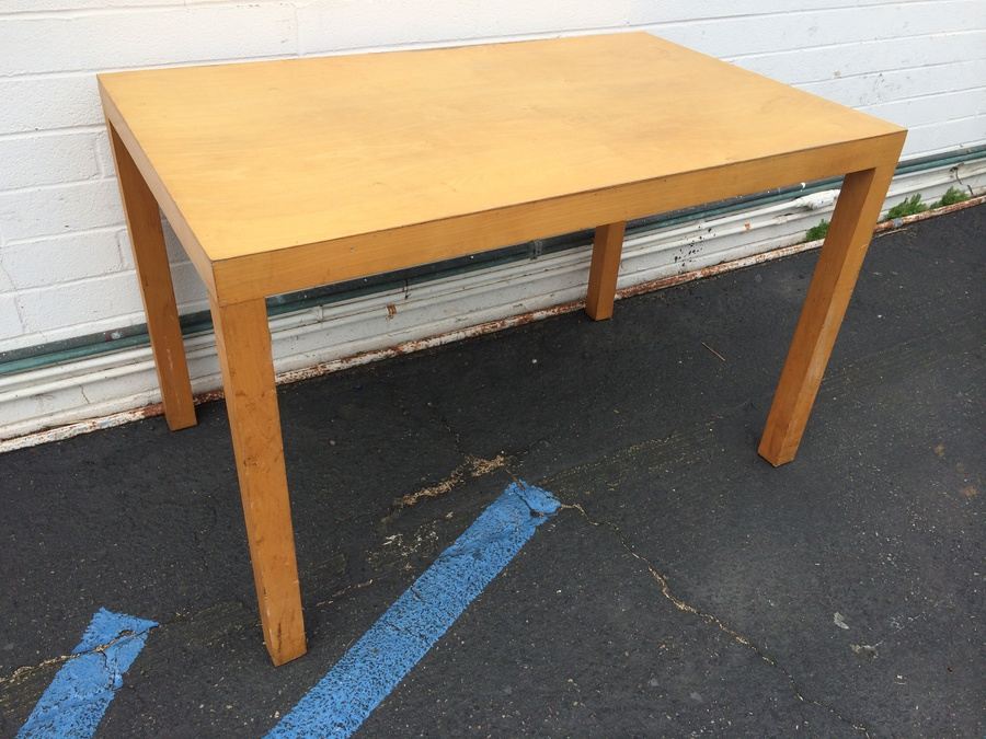 Simple Wooden Table from Hollywood / Alan Landsburg Productions [Photo 4]