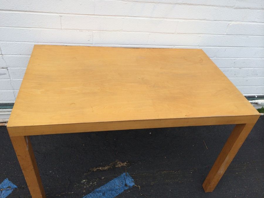 Simple Wooden Table from Hollywood / Alan Landsburg Productions [Photo 5]