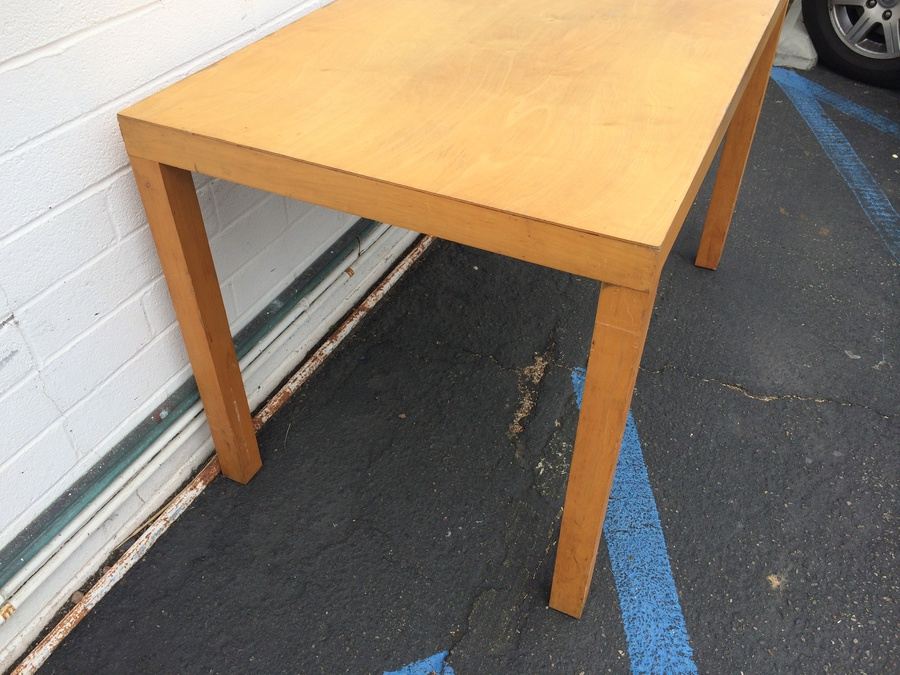 Simple Wooden Table from Hollywood / Alan Landsburg Productions [Photo 3]