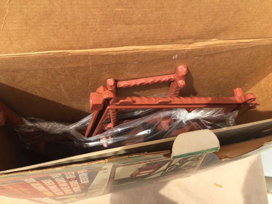 Mego Planet Of The Apes Treehouse In Box Not Sure If Set Is Complete 1967 [Photo 3]