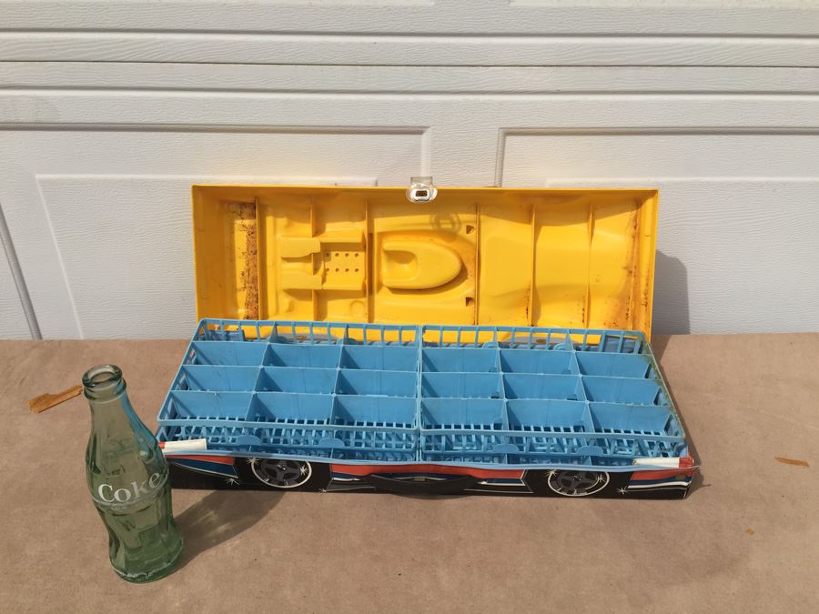 Matchbox 48 Car Carry Case Tupperware Original Stickers Are Peeling Off [Photo 3]