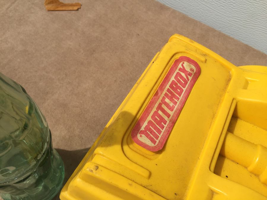 Matchbox 48 Car Carry Case Tupperware Original Stickers Are Peeling Off [Photo 5]